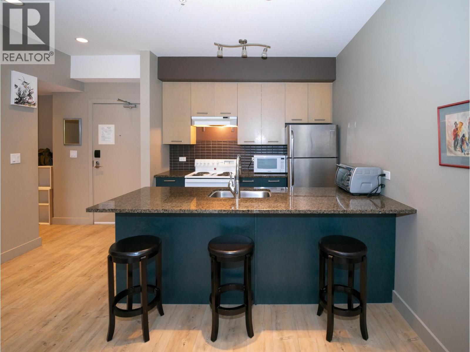 #303 30 Monashee Road - 18