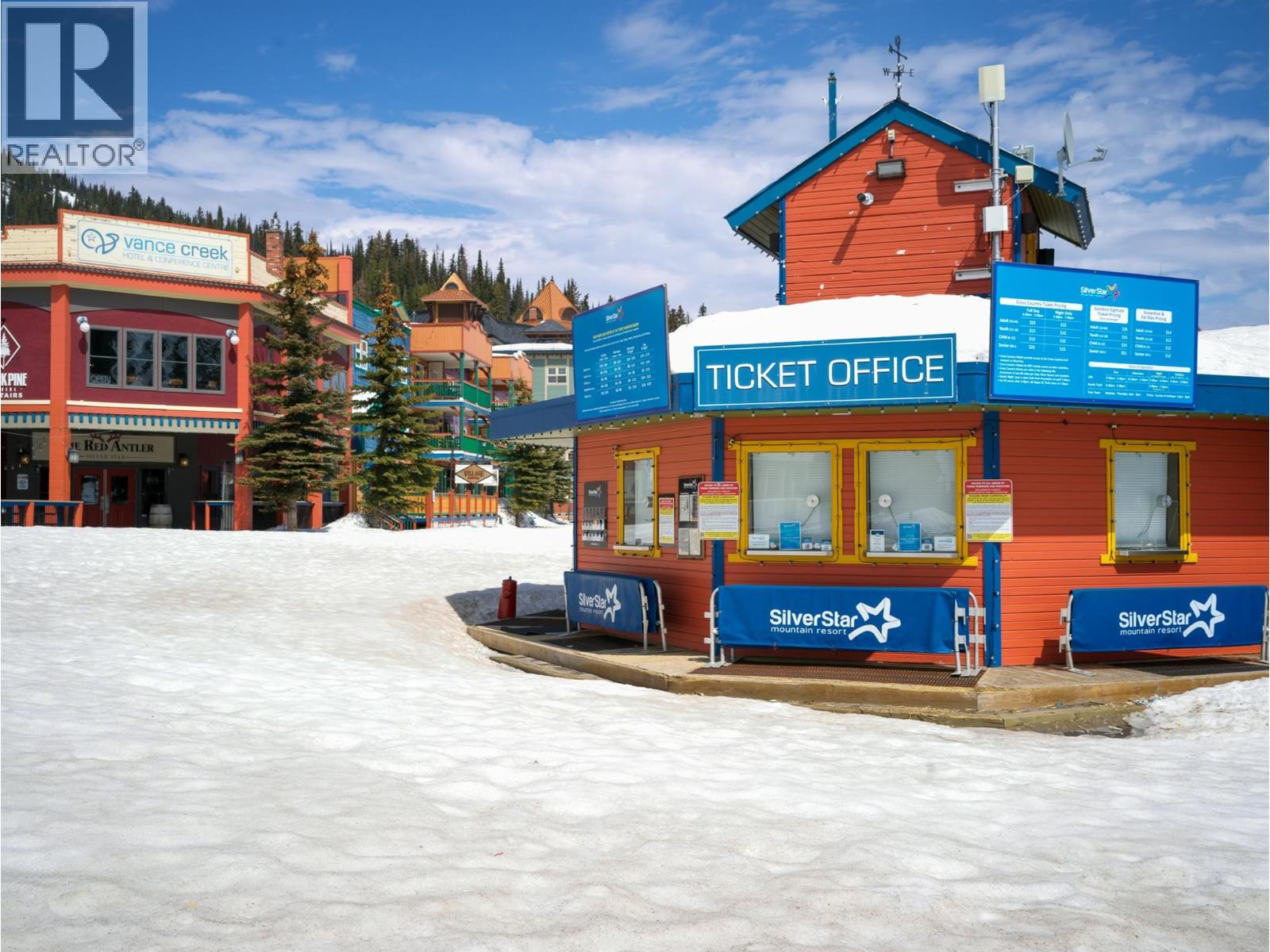 #303 30 Monashee Road - 3