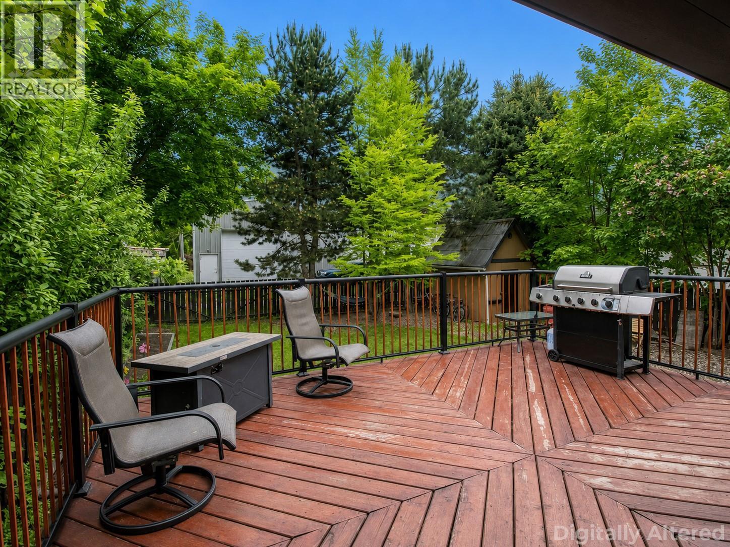 7310 51 Street NE - 11