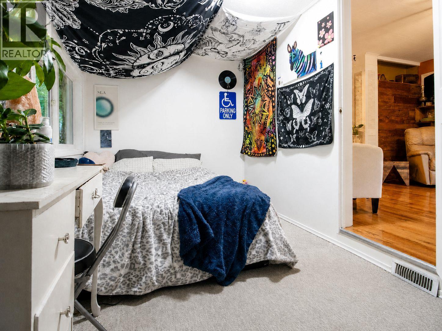 7310 51 Street NE - 17