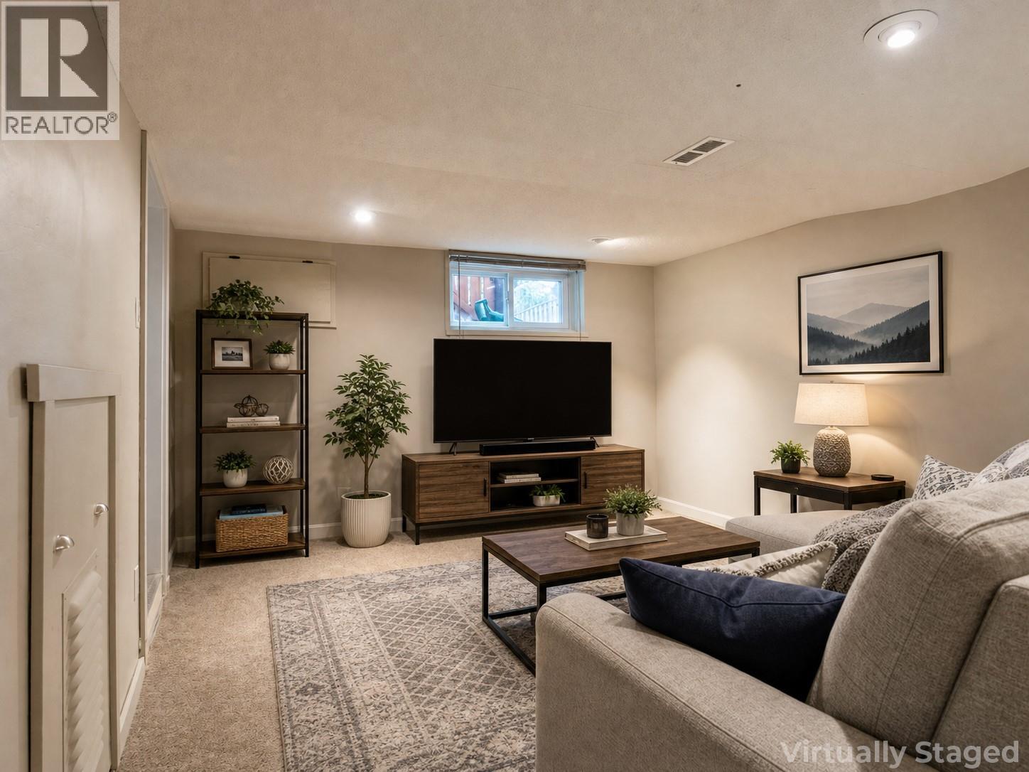 7310 51 Street NE - 19
