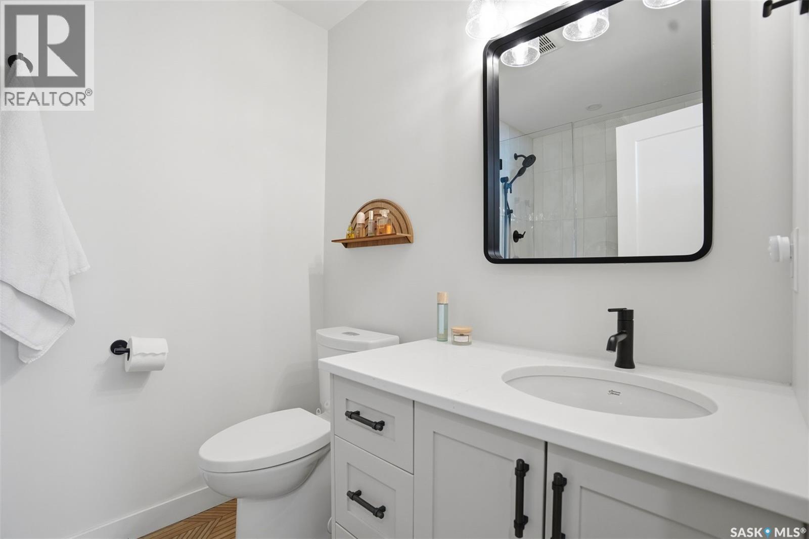 112 8th AVENUE E - 15