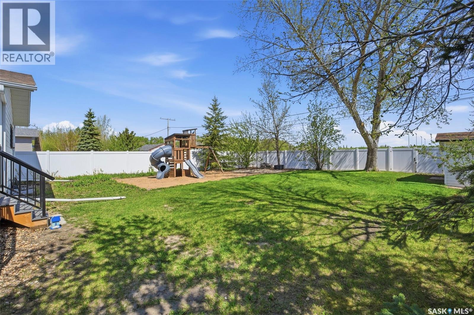 112 8th AVENUE E - 37