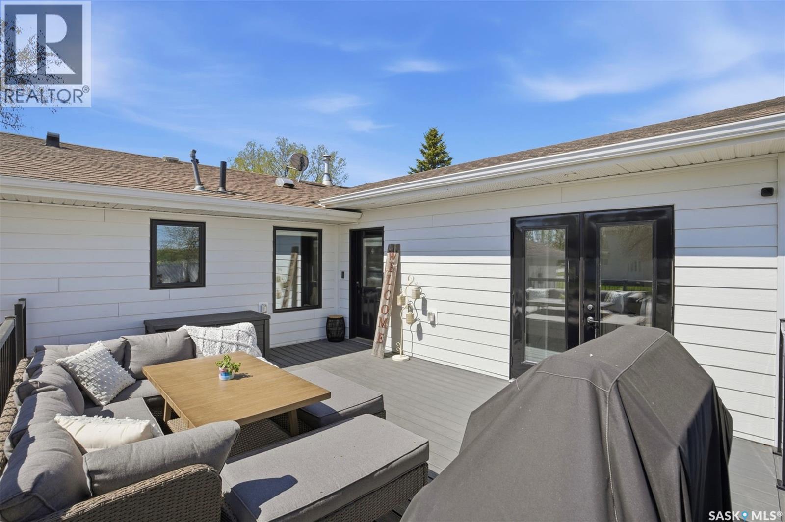 112 8th AVENUE E - 36