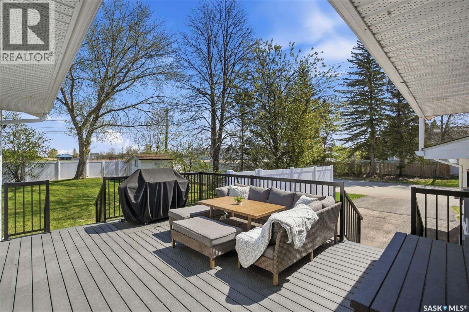112 8th AVENUE E - 35