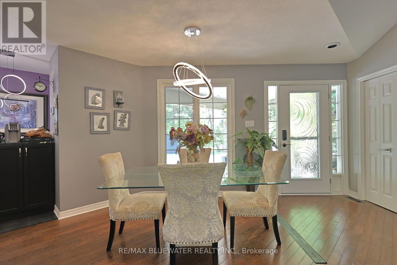 10419 PINETREE DRIVE - 10