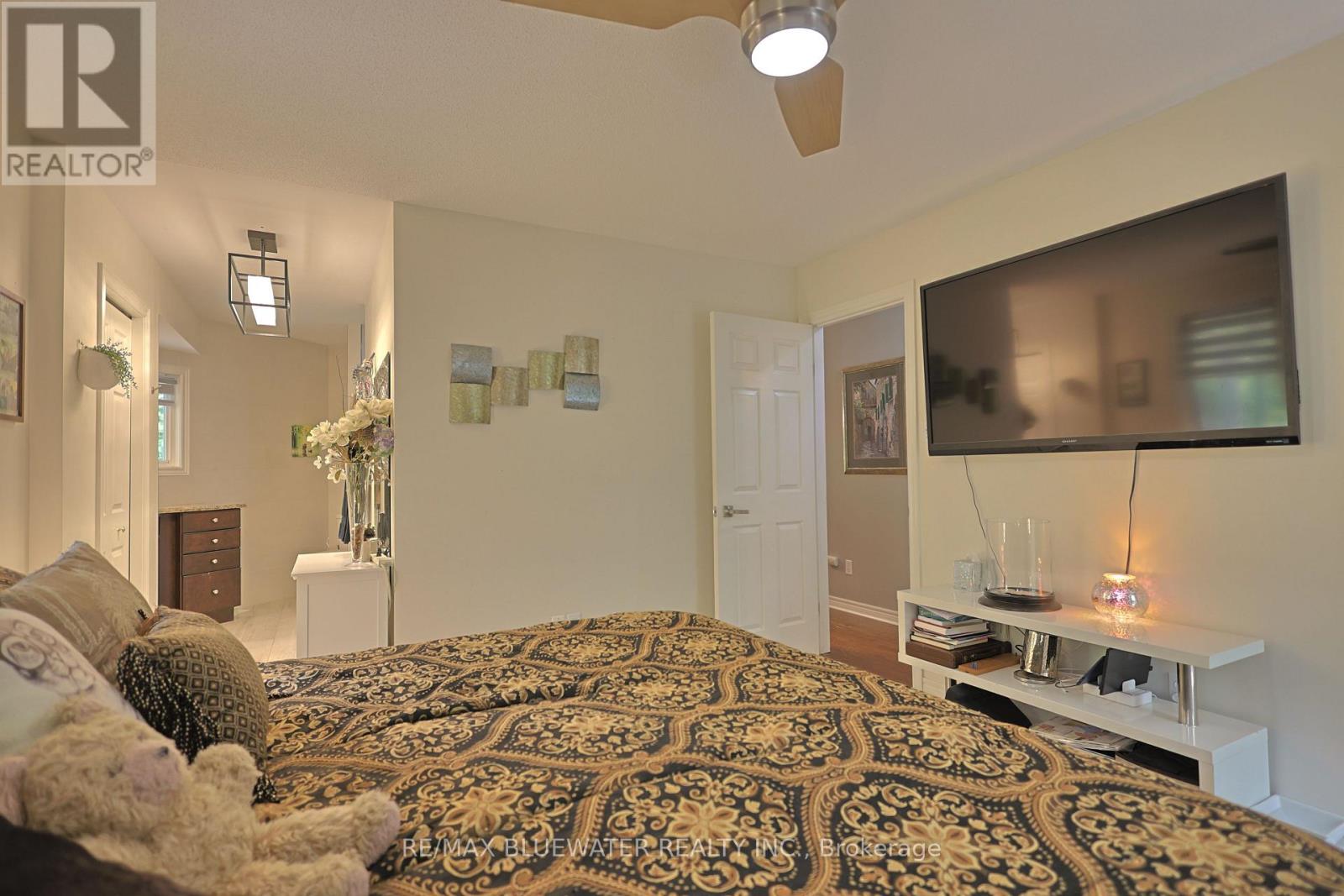 10419 PINETREE DRIVE - 28