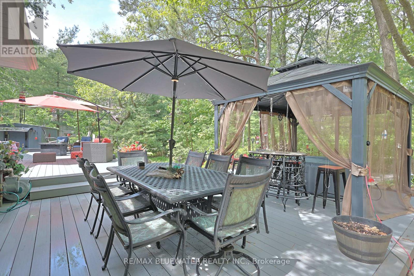 10419 PINETREE DRIVE - 43
