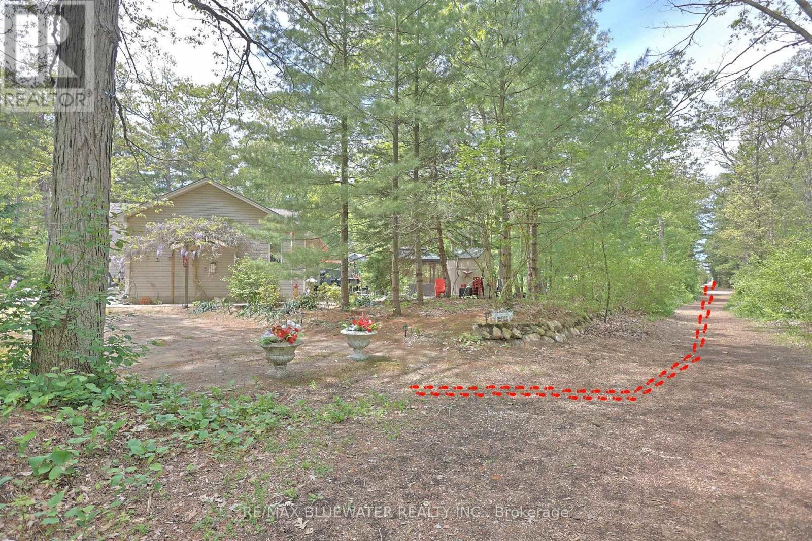 10419 PINETREE DRIVE - 47