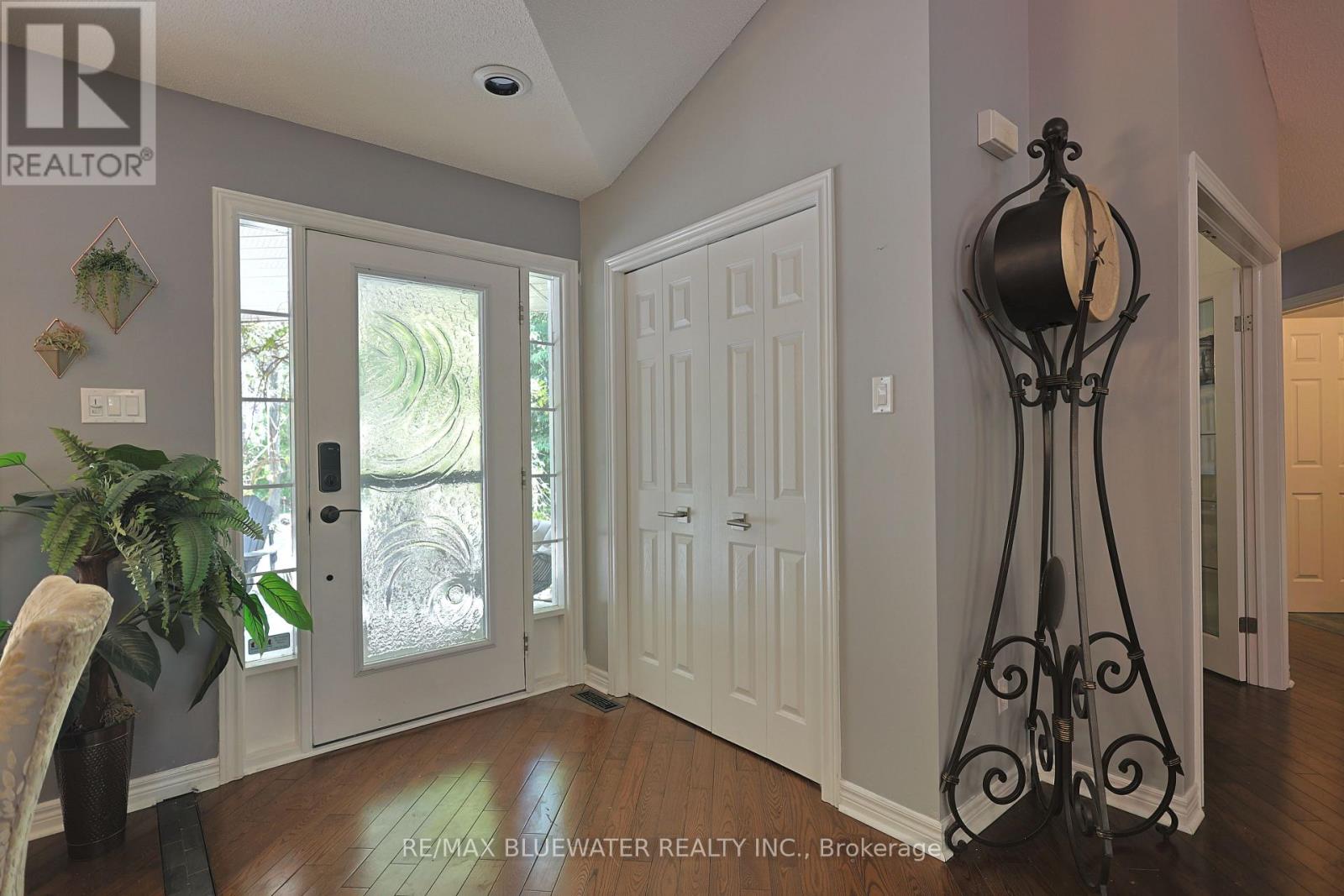 10419 PINETREE DRIVE - 9