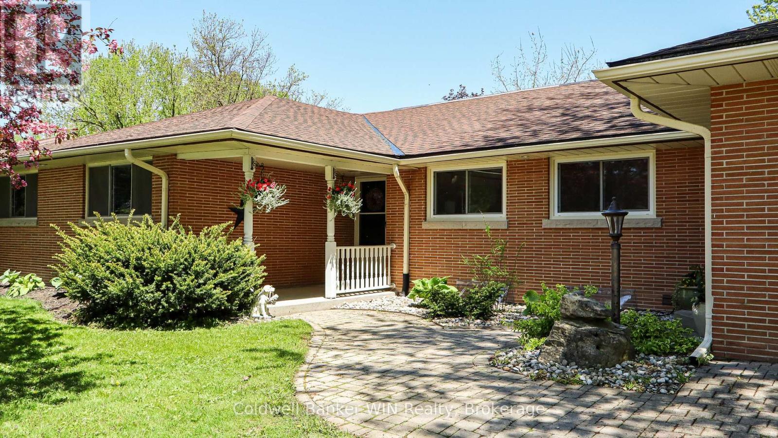 151 ISABELLA STREET E - Image 2