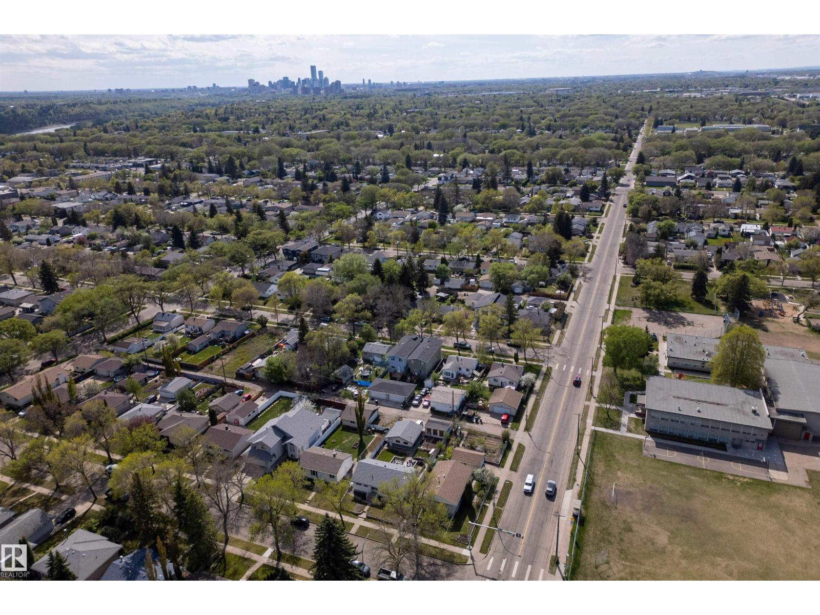 12029 47 ST NW - 39