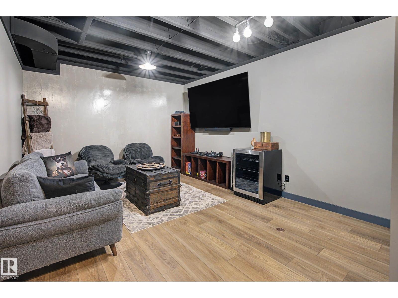 52 GILMORE WY — photo 24