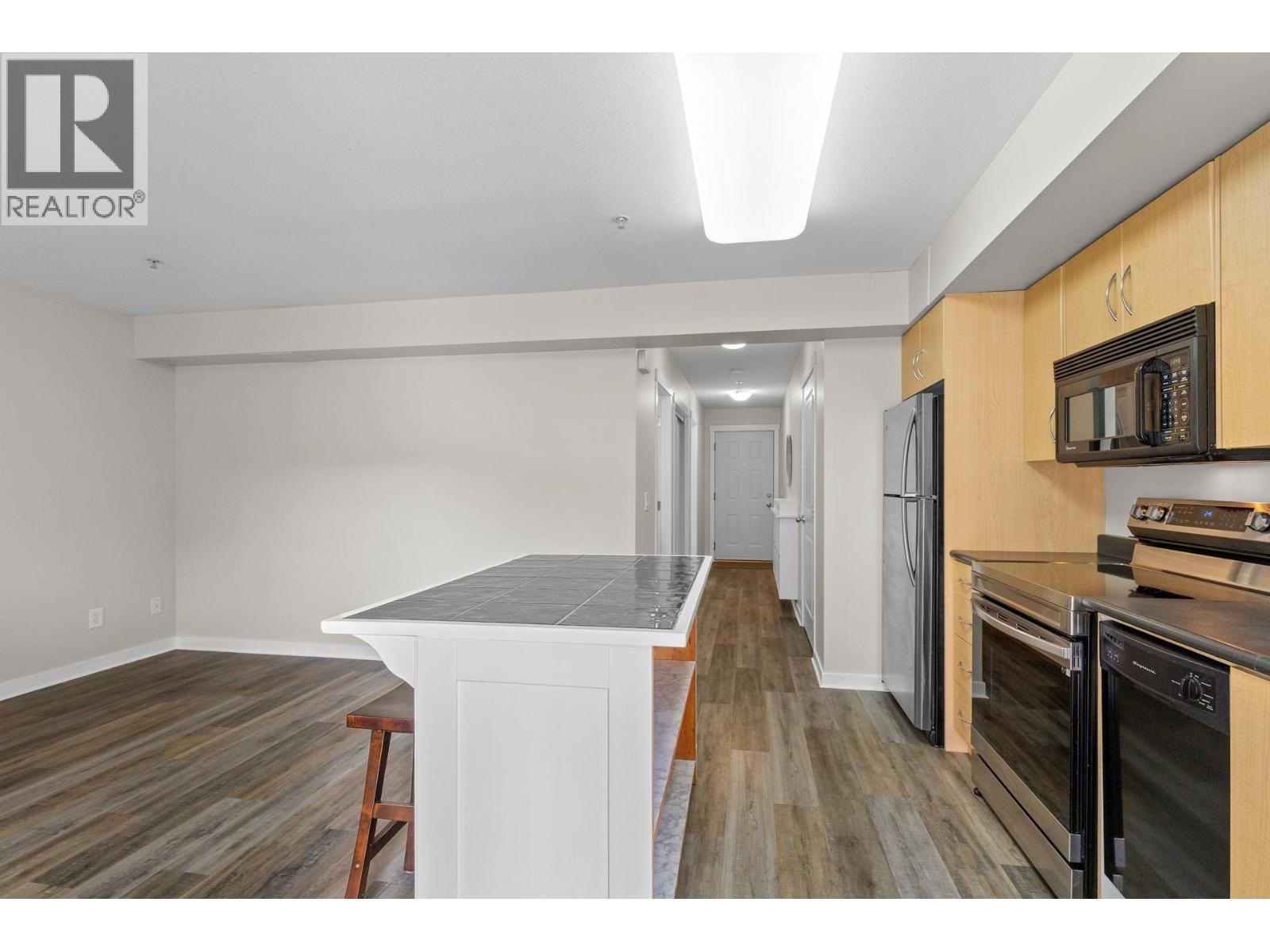 #105A 1475 Glenmore Road N - 9