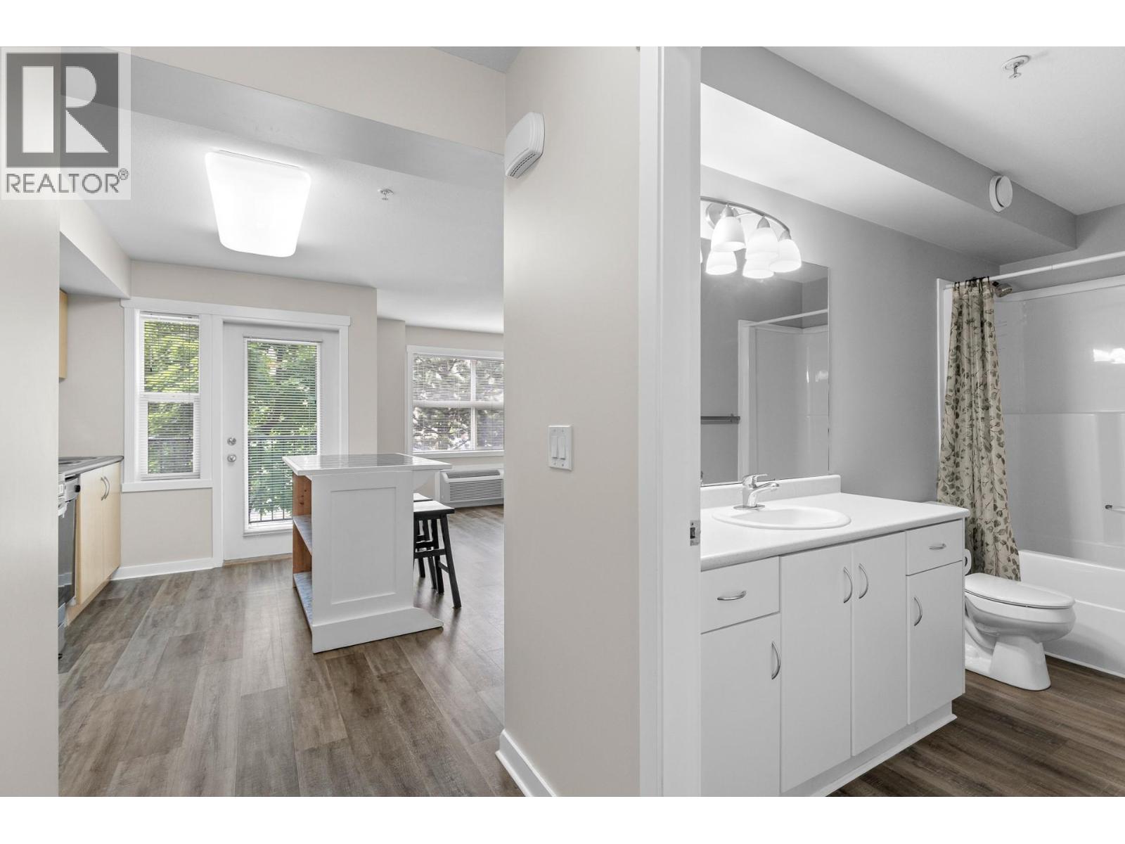 #105A 1475 Glenmore Road N - 17