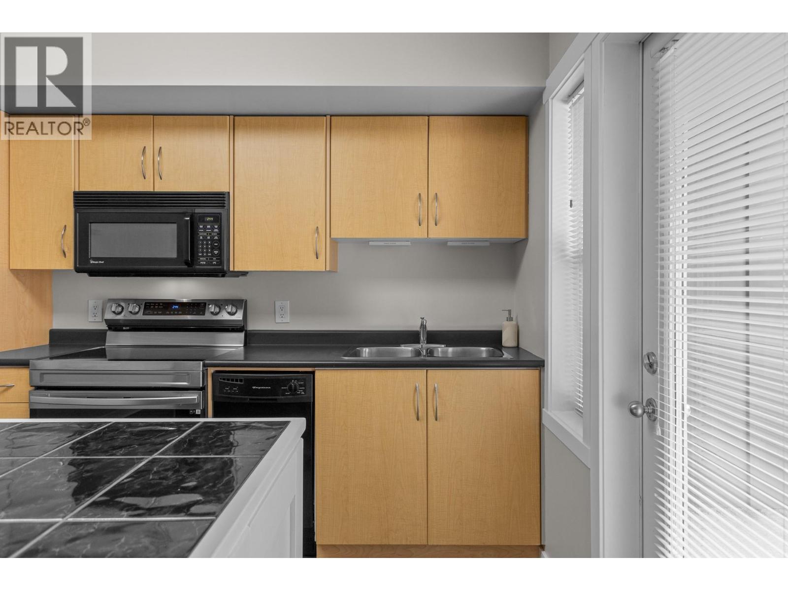 #105A 1475 Glenmore Road N - 11