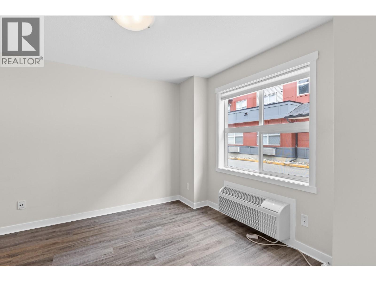#105A 1475 Glenmore Road N - 12