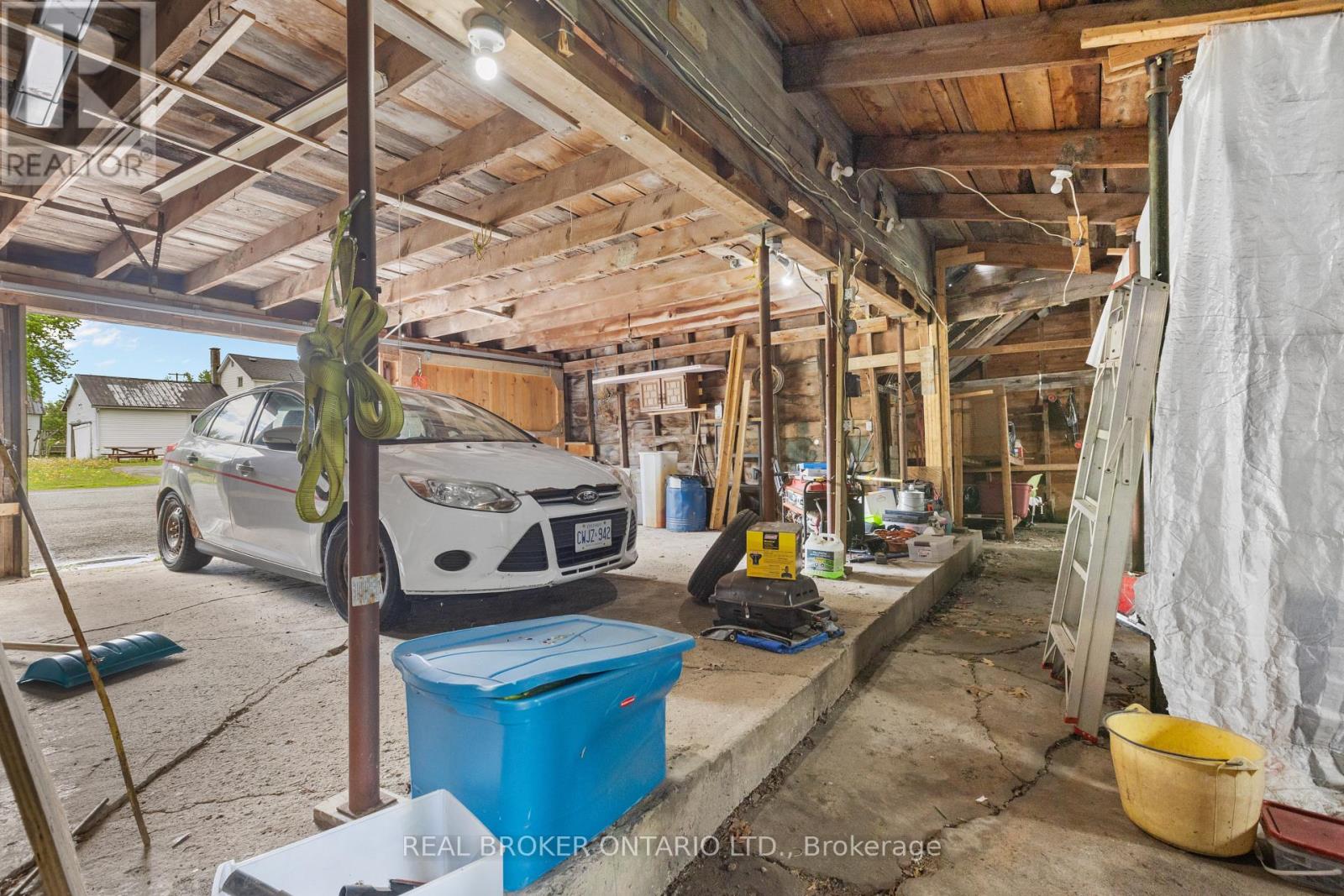 10531 KELSO STREET R.R.#2 STREET - 33