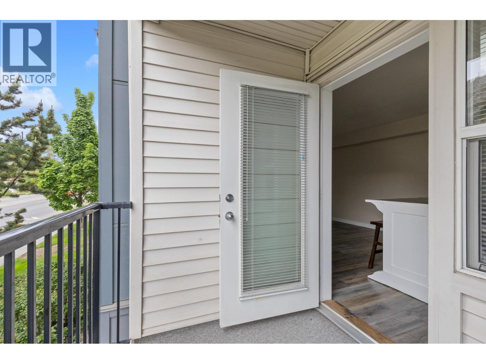 #105A 1475 Glenmore Road N - 22