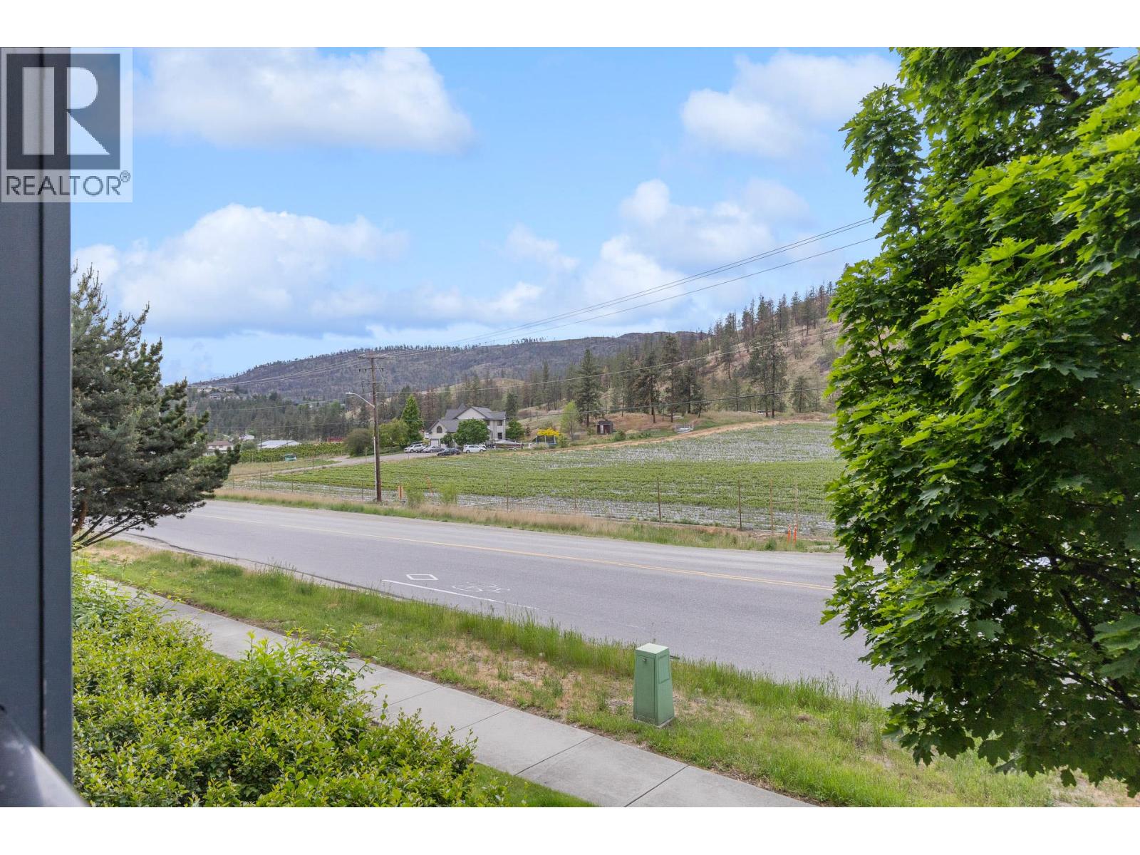 #105A 1475 Glenmore Road N - 23