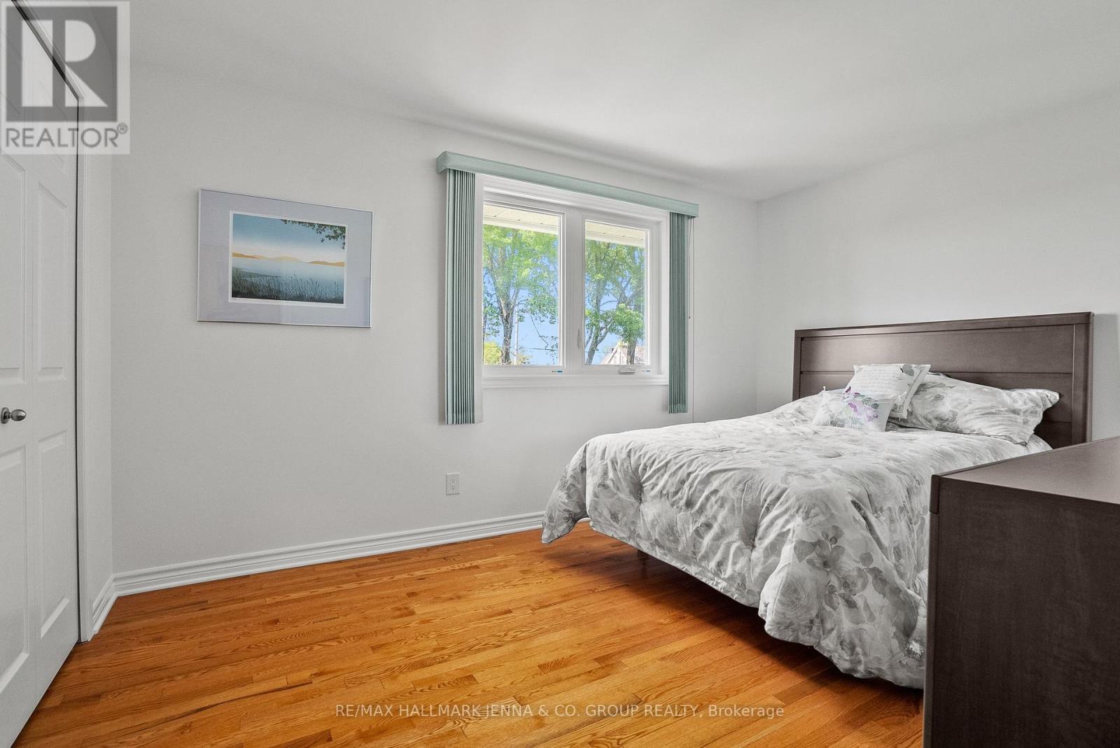 43 ELKE DRIVE - 23