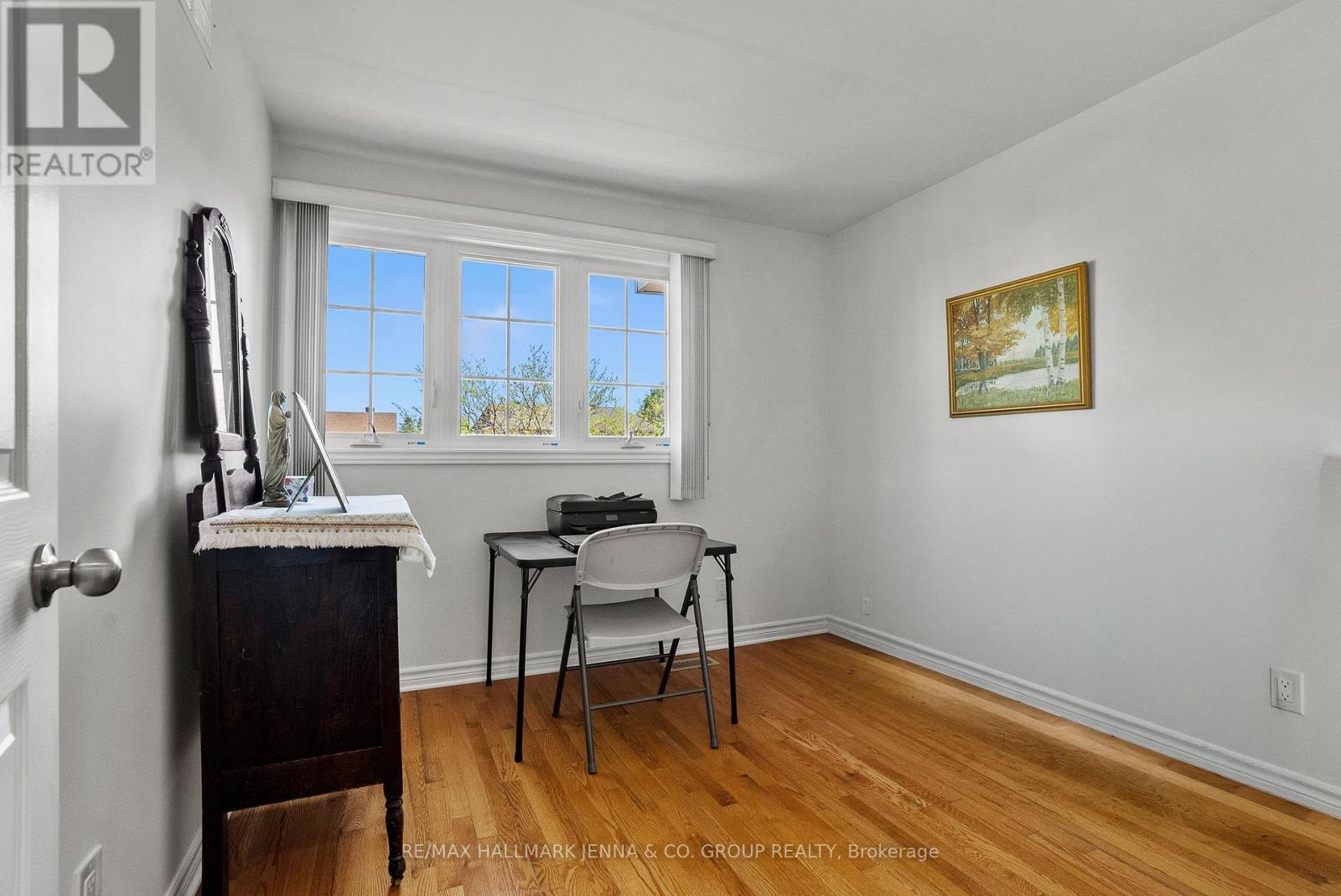 43 ELKE DRIVE - 26