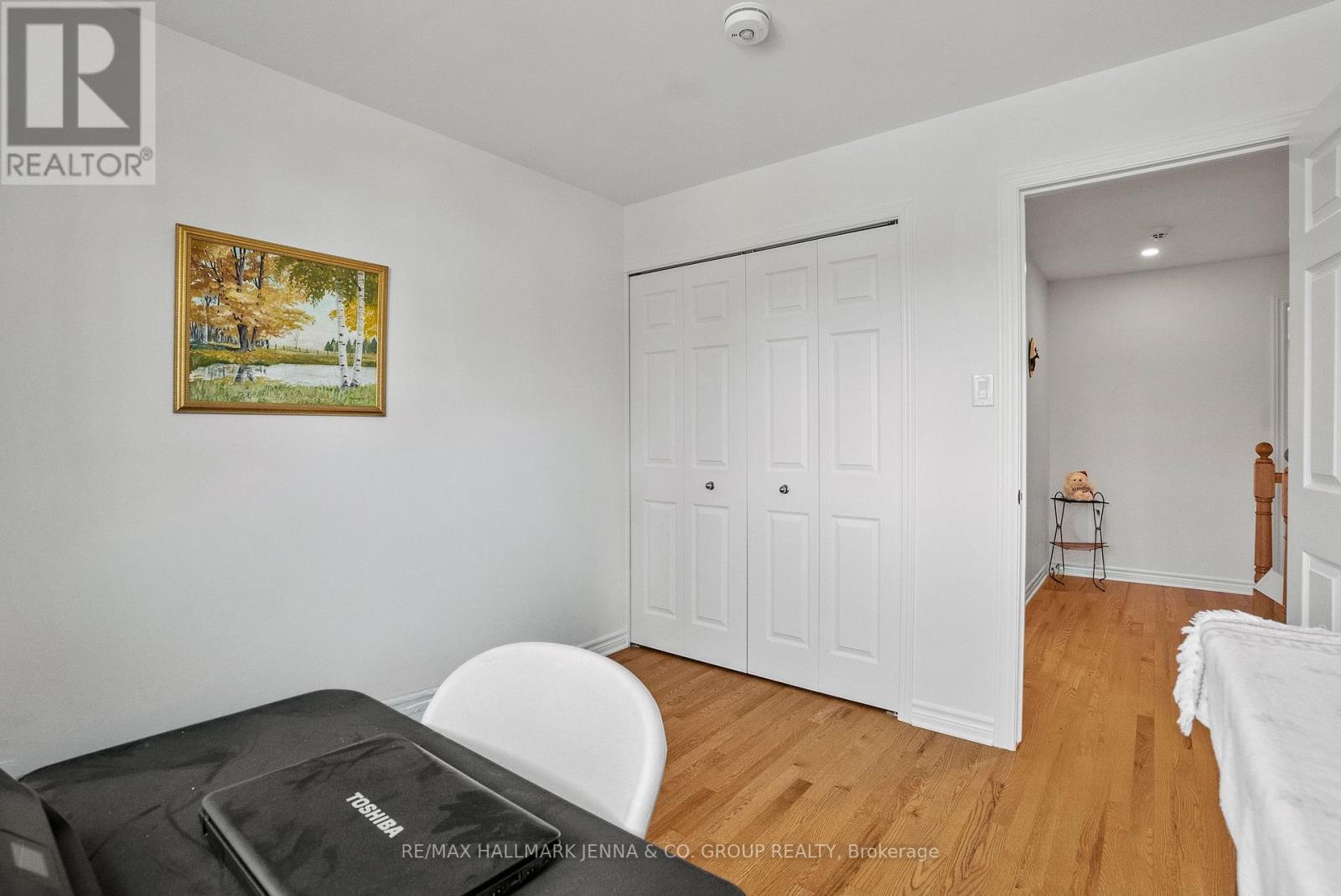 43 ELKE DRIVE - 27