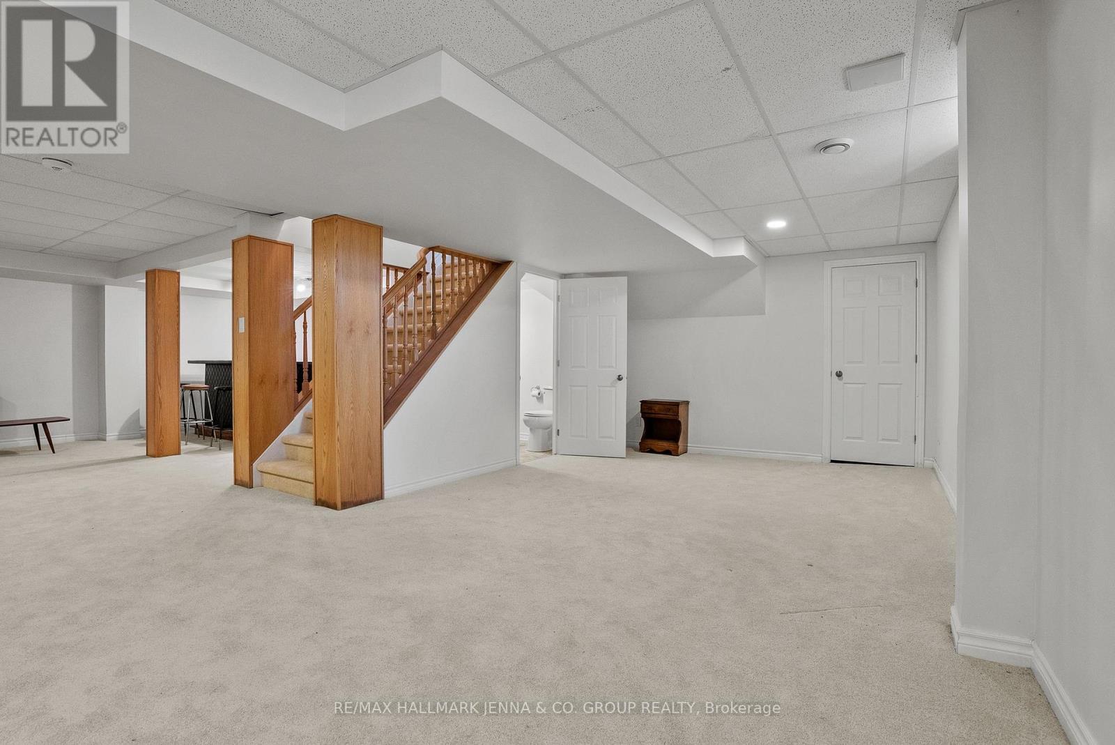 43 ELKE DRIVE - 29