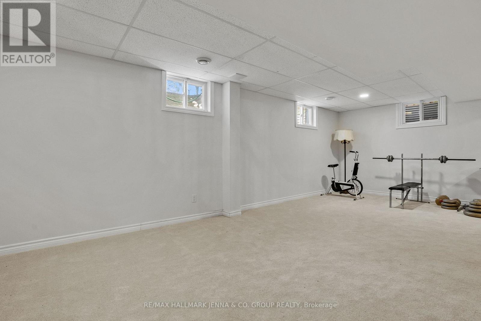 43 ELKE DRIVE - 30