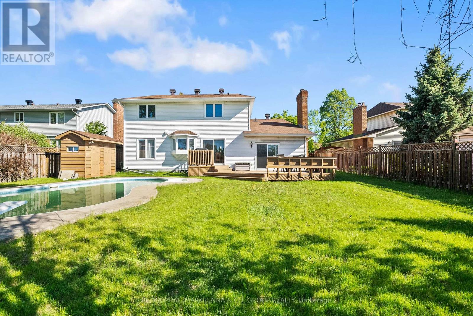 43 ELKE DRIVE - 35