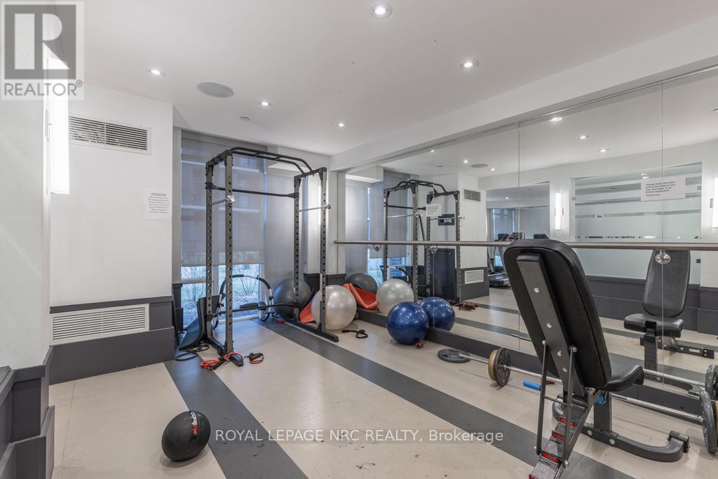 #412 10 CONCORD PLACE - 25
