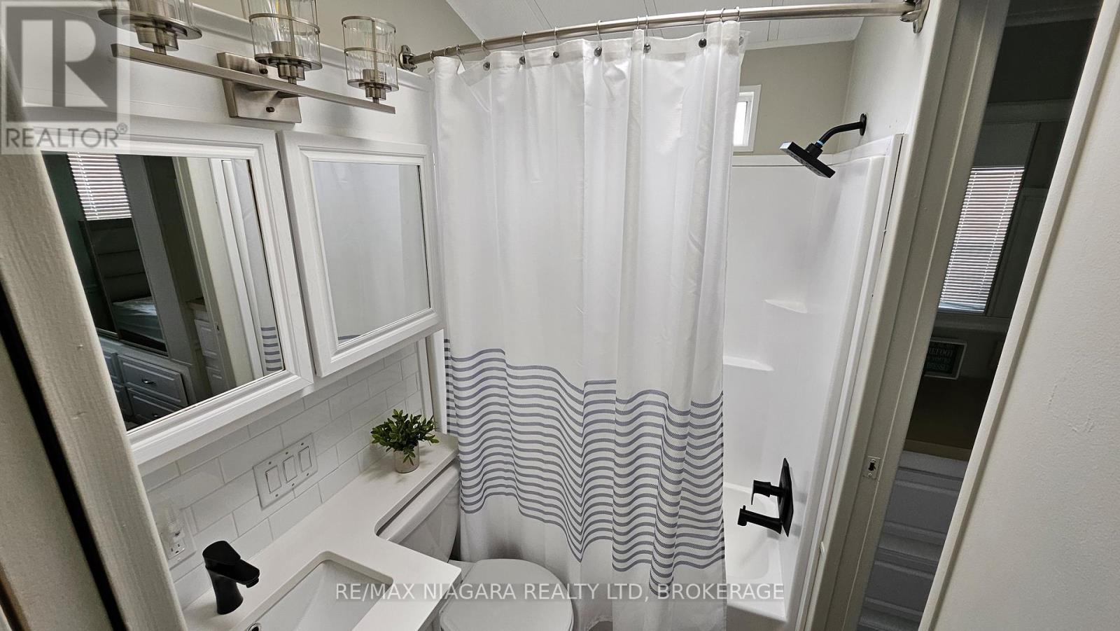 17 MARINER CRESCENT - 3