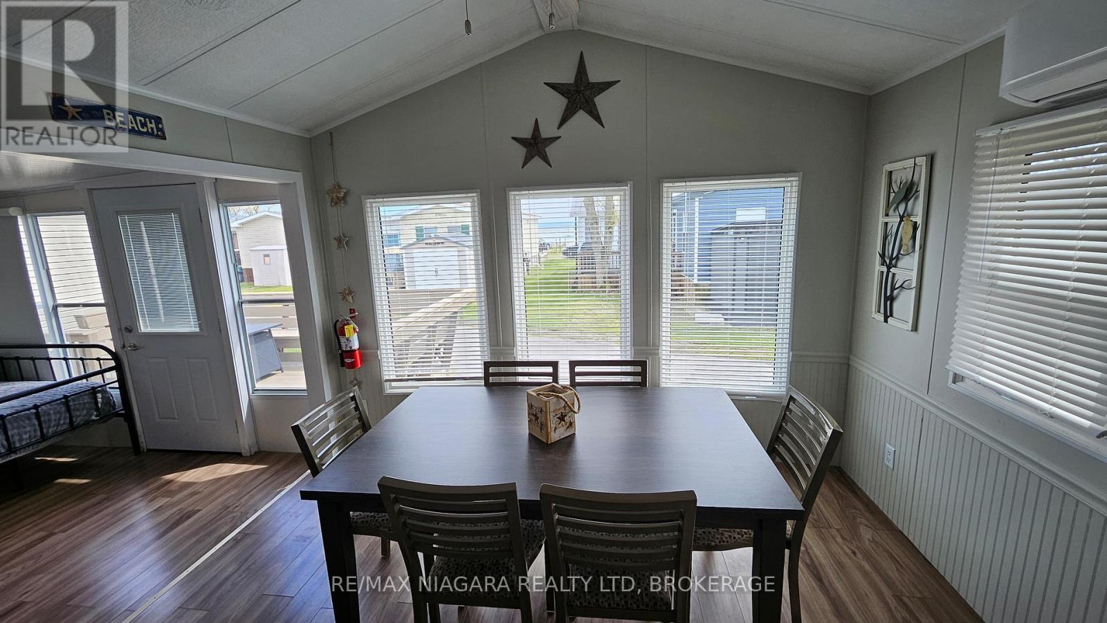 17 MARINER CRESCENT - 7