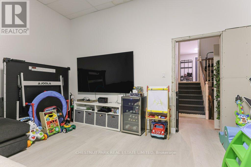 76 DAVISVILLE AVENUE - 26