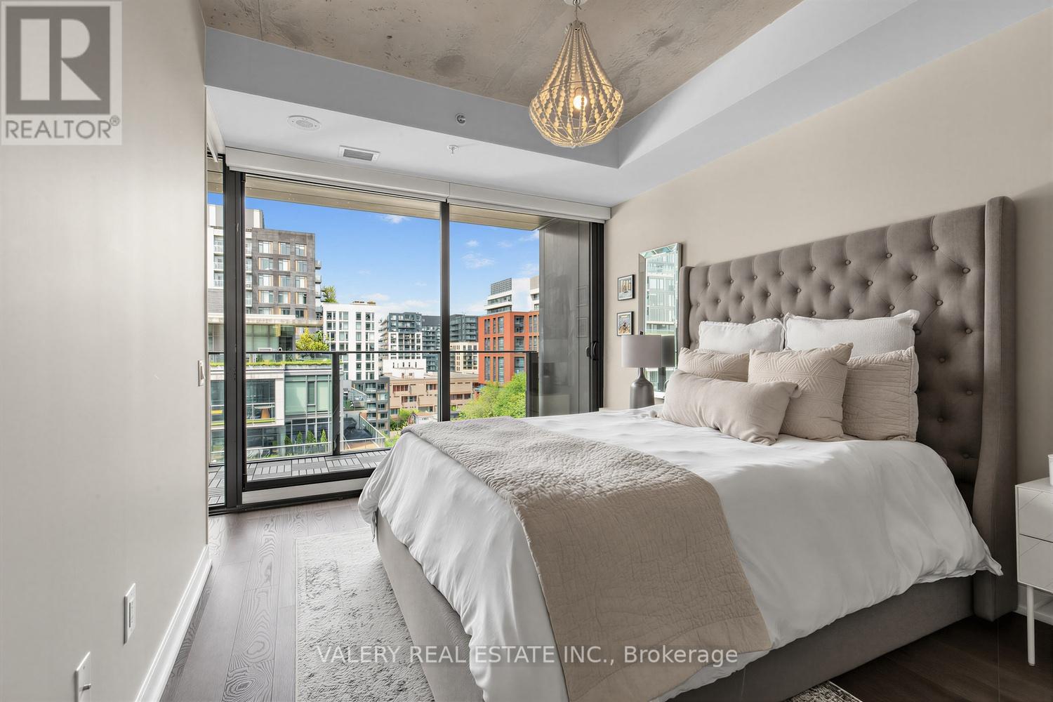 #1022 629 KING STREET W - 13