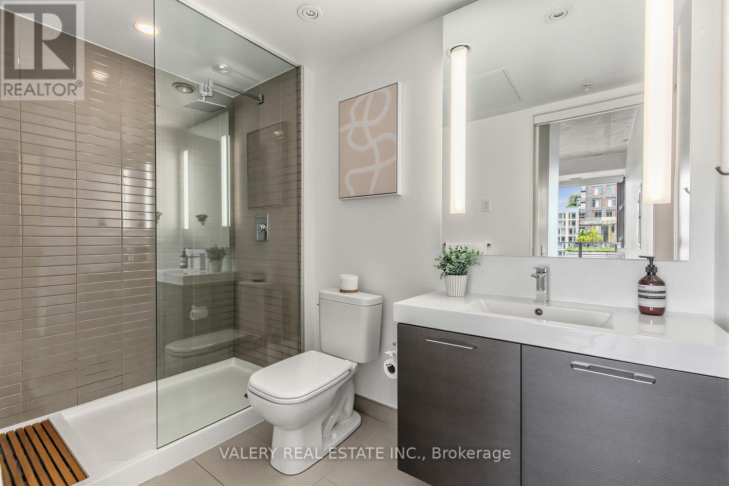 #1022 629 KING STREET W - 15
