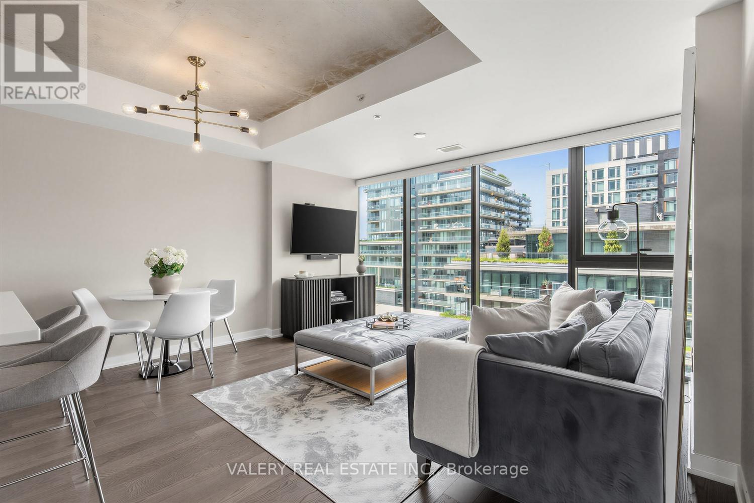 #1022 629 KING STREET W - 2