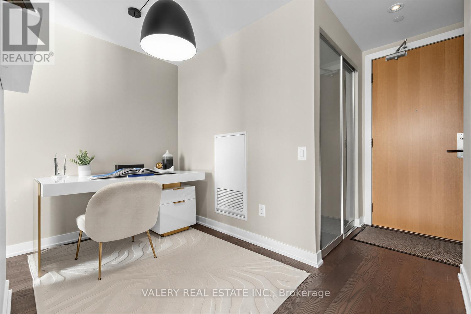 #1022 629 KING STREET W - 7
