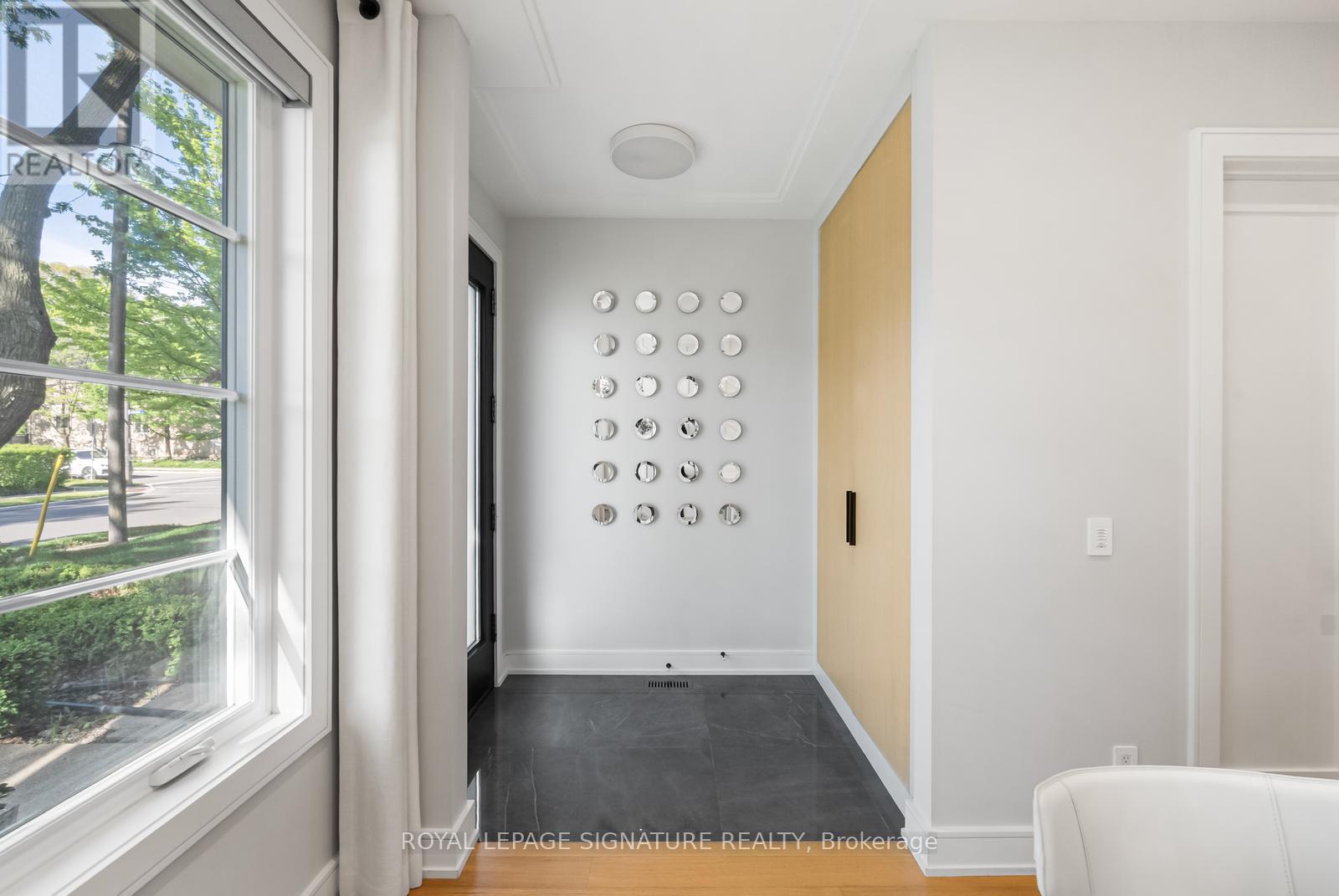 588 WOBURN AVENUE - Image 3