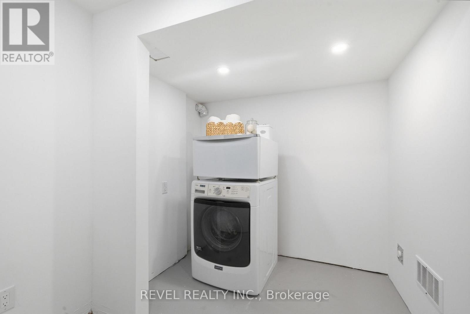 39 ANSTEAD CRESCENT - 26