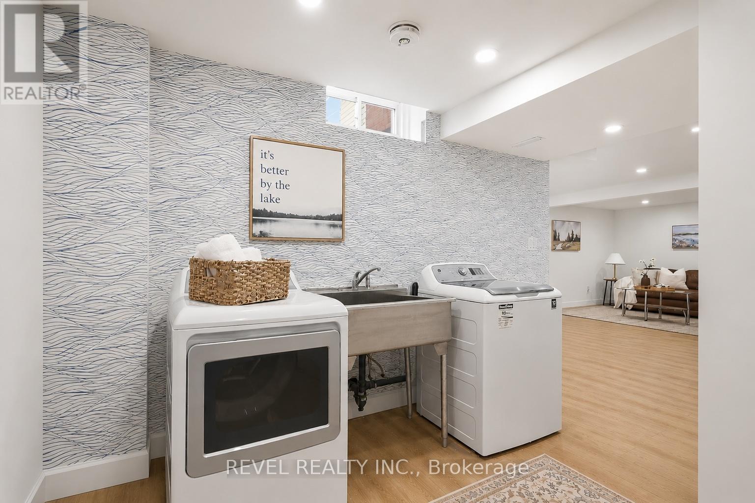 39 ANSTEAD CRESCENT - 35