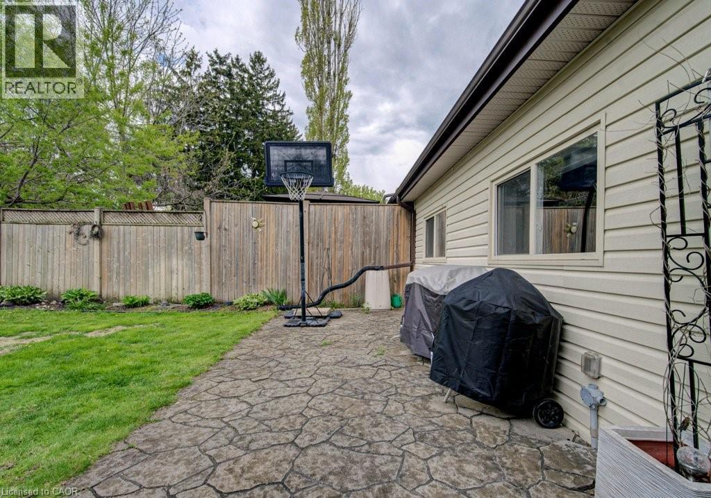 744 NELSON Street - 32