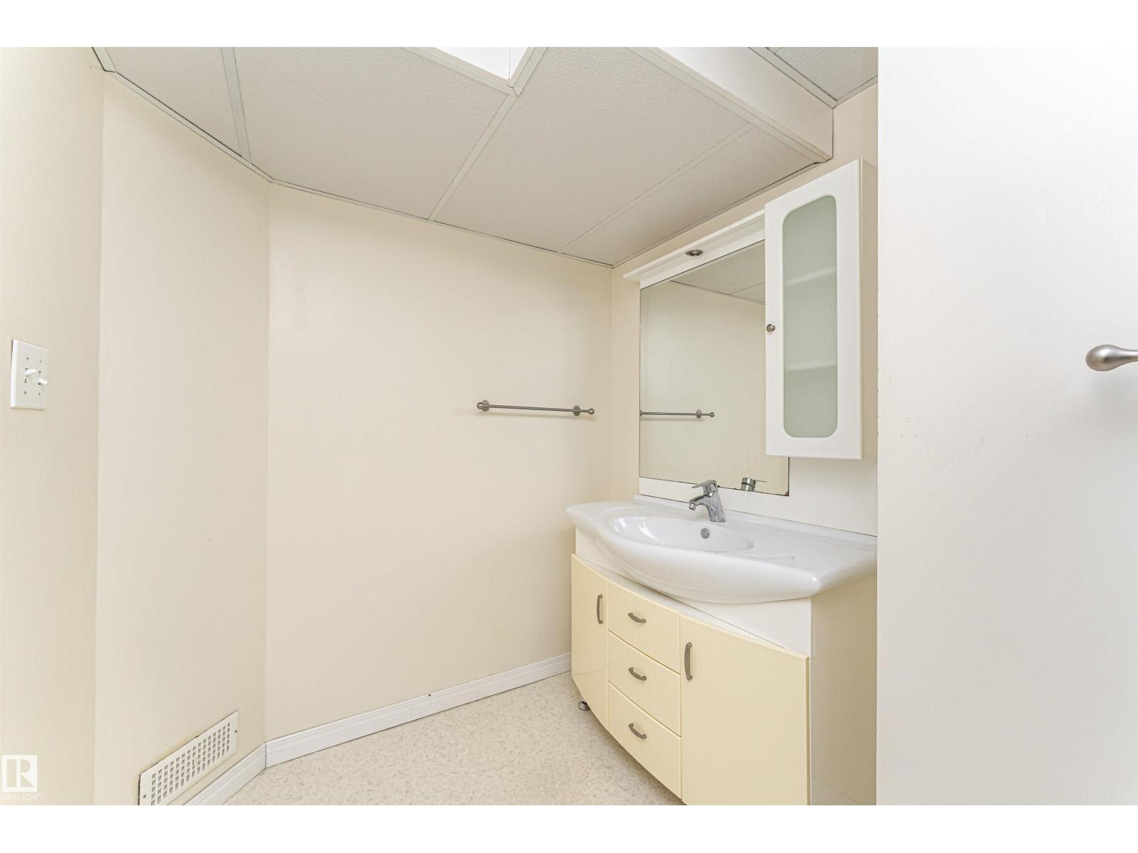 16331 119 ST NW NW - 42