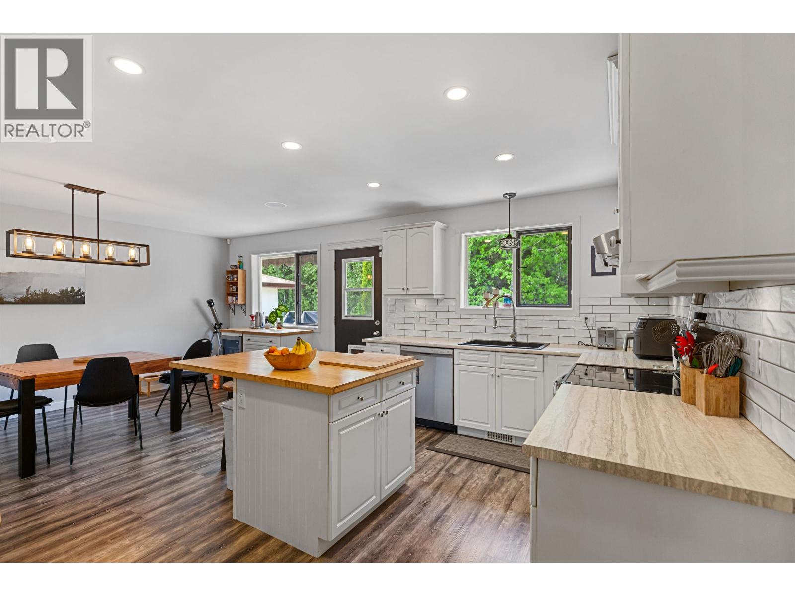 8264 ST JOHN CRESCENT - 13