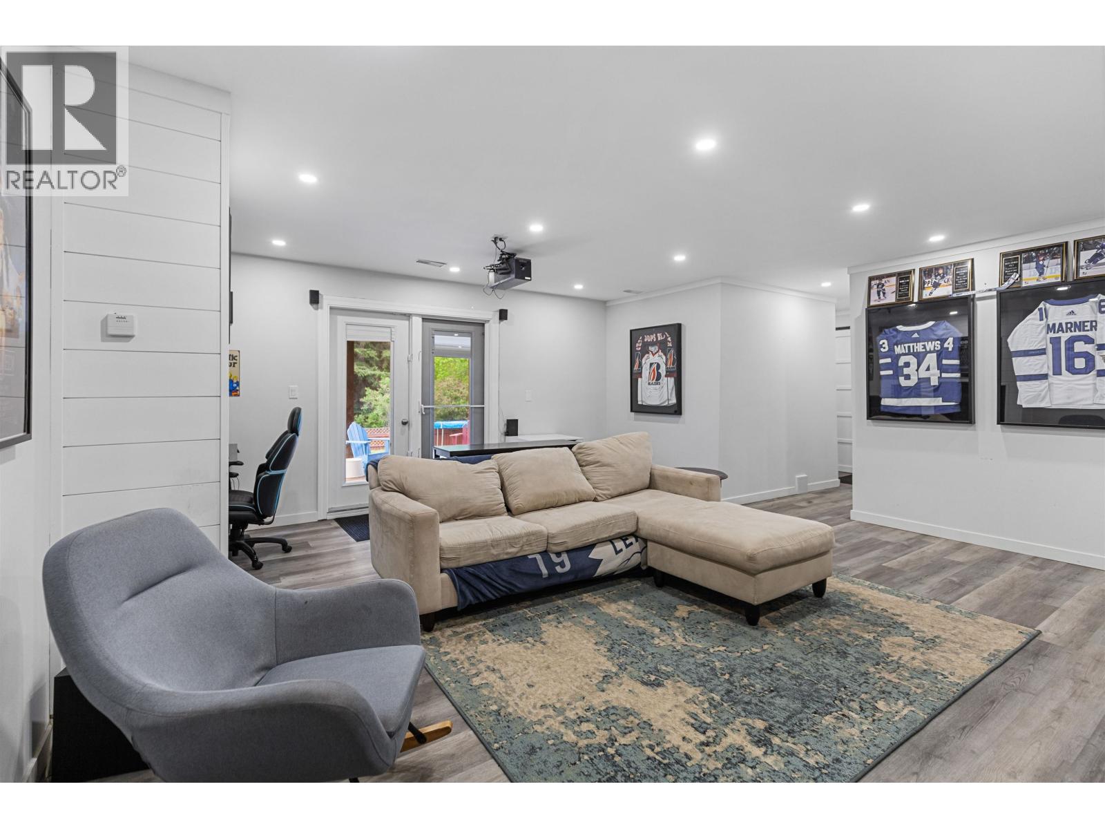 8264 ST JOHN CRESCENT - 28