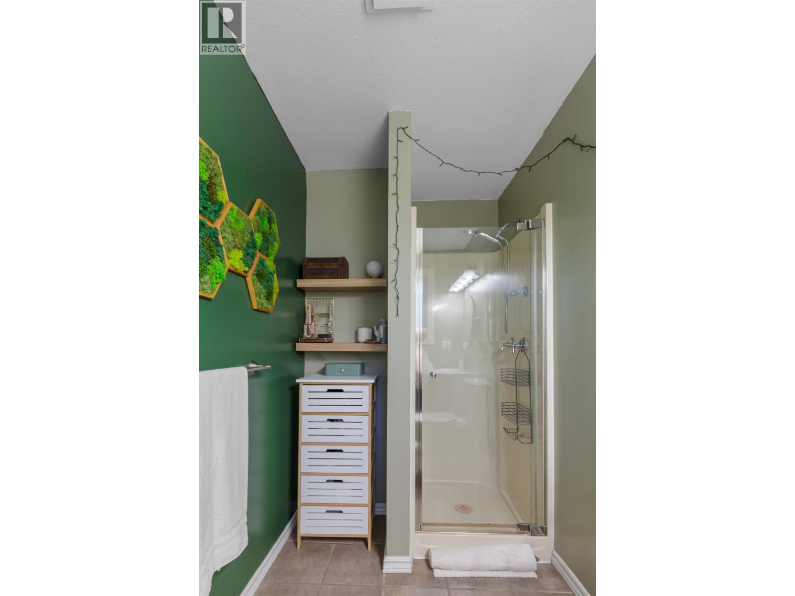 8264 ST JOHN CRESCENT - 33