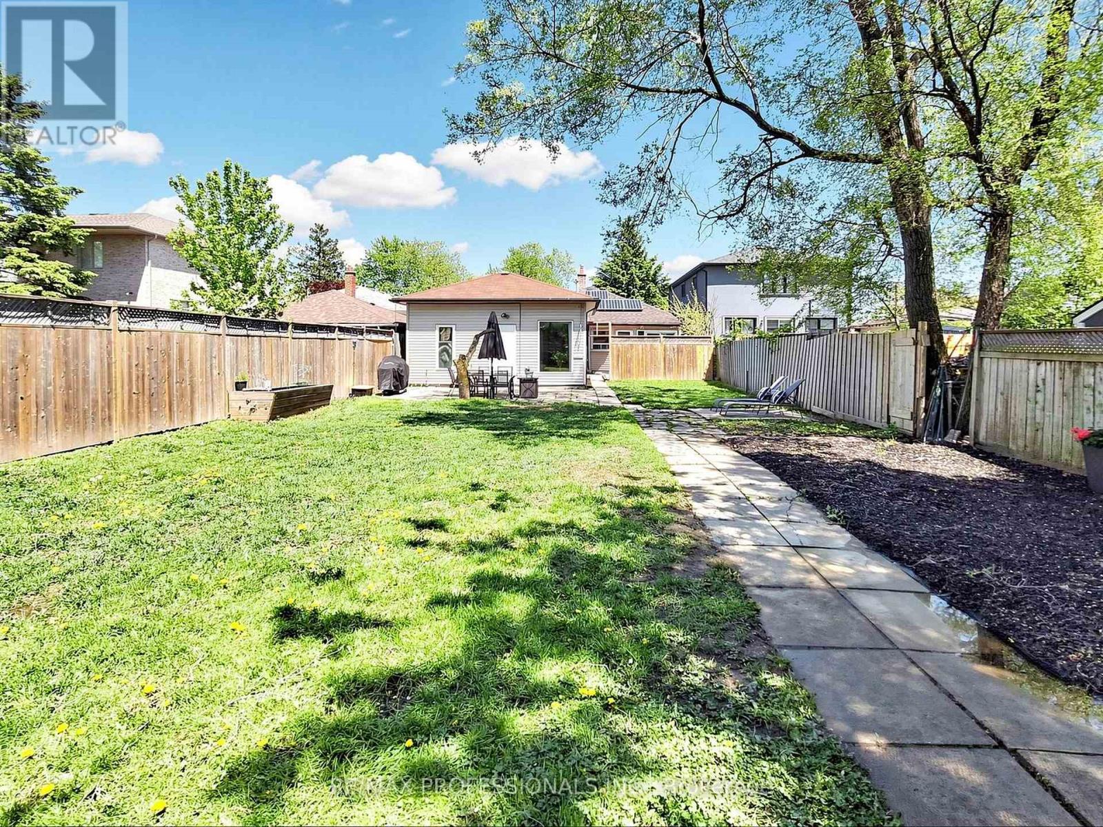 50 ELINOR AVENUE - 43