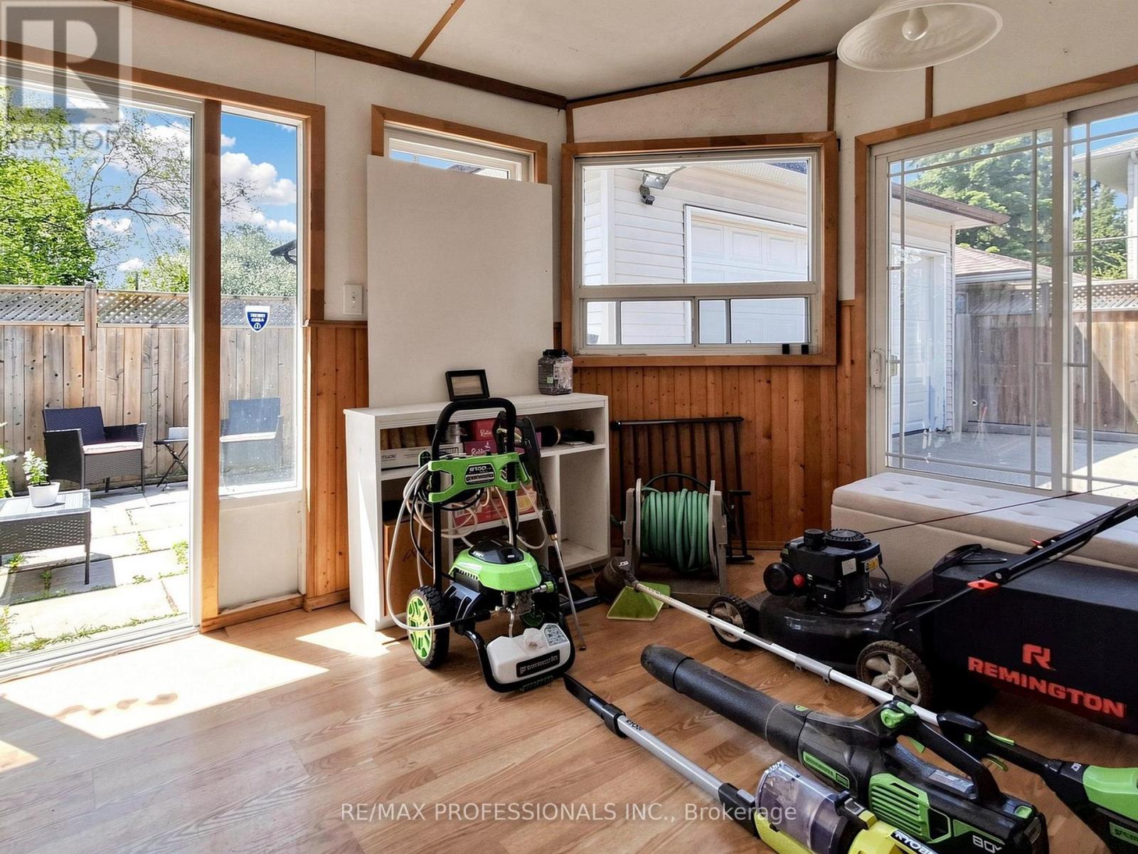 50 ELINOR AVENUE - 37
