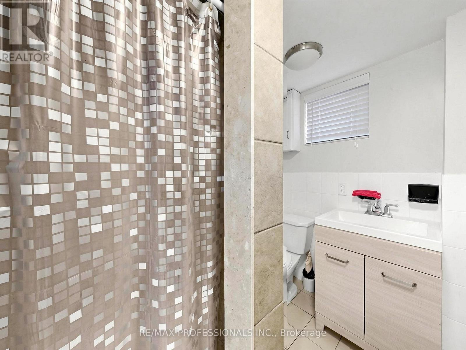 50 ELINOR AVENUE - 31