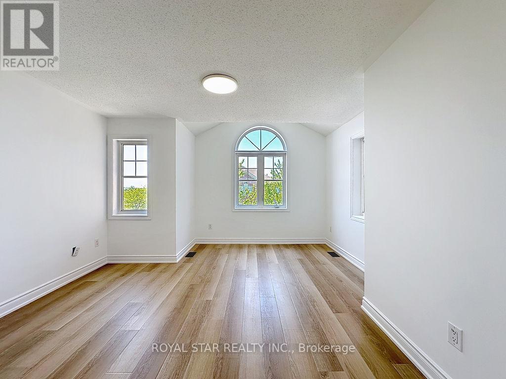 351 GIDDINGS CRESCENT - 22